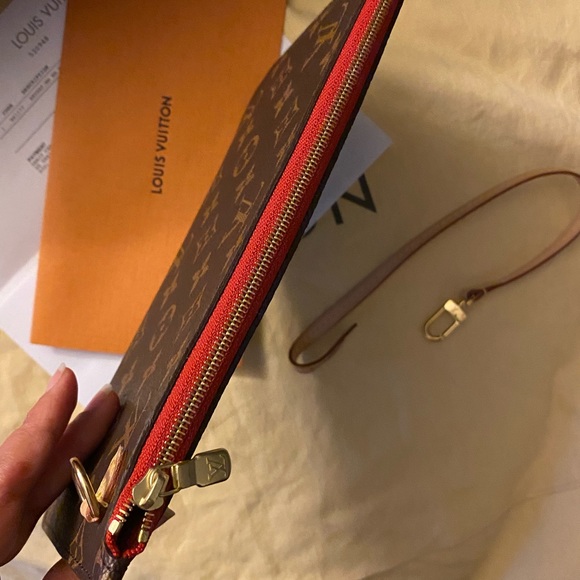 Louis Vuitton Wristlet mm medium - Picture 5 of 8
